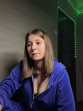 Snapshot of Blossom_Emily chatting on 05-16-26, 05:56 Blossom Emily online show from 05-16-26, 05:56