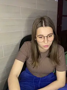 Snapshot of Blossom_Emily chatting on 06-02-26, 04:31 Blossom Emily online show from 06-02-26, 04:31
