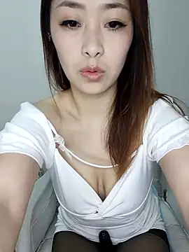 Snapshot of xinyue-888 chatting on 06-07-26, 11:47 xinyue-888 online show from 06-07-26, 11:47