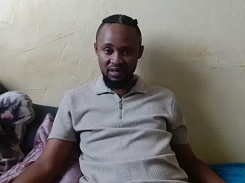 Snapshot of xxTroyX chatting on 05-16-26, 01:43 xxTroyX online show from 05-16-26, 01:43