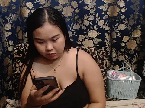 hotchickgirl online show from 07-13-26, 12:30