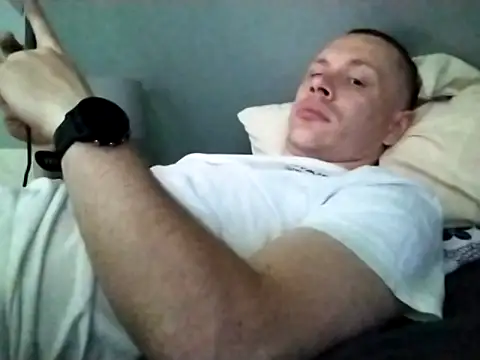 fitboyy  online show from 06-18-26, 07:41