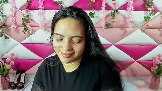 Isabella Mora  online show from 06-06-26, 03:33