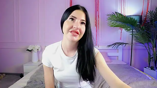 Snapshot of Emily_xoo chatting on 06-08-26, 01:28 Emily xoo online show from 06-08-26, 01:28