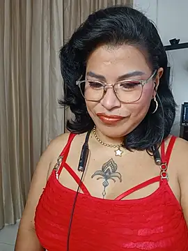 Snapshot of Aurorasaenz_ chatting on 07-02-26, 01:50 Aurorasaenz online show from 07-02-26, 01:50