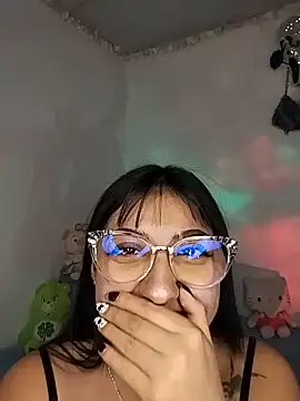 Kiara Mirage online show from 05-19-26, 12:05