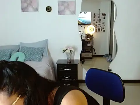 Obsidianlove1 online show from 06-19-26, 01:32