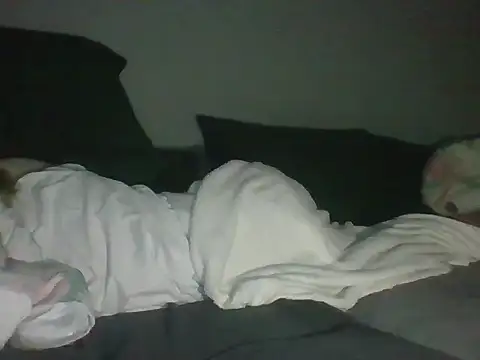 Snapshot of DanieleAleksandraDeRossii chatting on 05-19-26, 02:40 DanieleAleksandraDeRossii online show from 05-19-26, 02:40