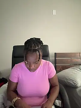 Snapshot of princesselizabeth chatting on 06-03-26, 01:57 princesselizabeth online show from 06-03-26, 01:57