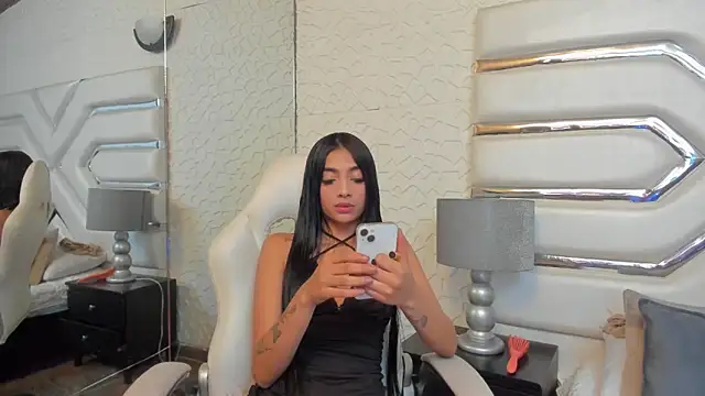 Snapshot of KattyLilli chatting on 06-27-26, 02:38 KattyLilli online show from 06-27-26, 02:38