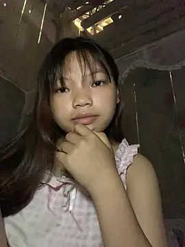 Snapshot of Cham-py chatting on 05-17-26, 01:14 Cham-py online show from 05-17-26, 01:14
