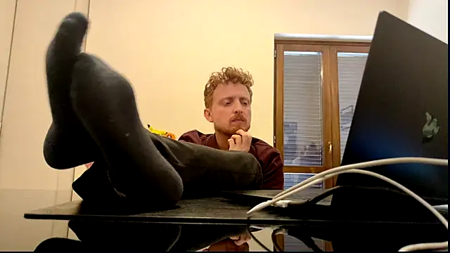 Red dragon94 online show from 05-19-26, 12:00