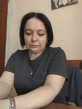 EmmaEmmy40 online show from 05-18-26, 08:20