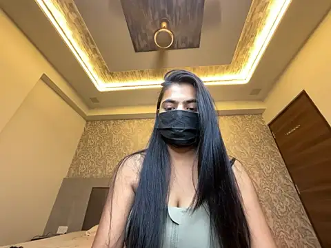 Snapshot of Miss_Heer chatting on 05-19-26, 07:09 Miss Heer online show from 05-19-26, 07:09