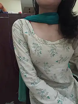 zoya baby  online show from 07-28-26, 03:32