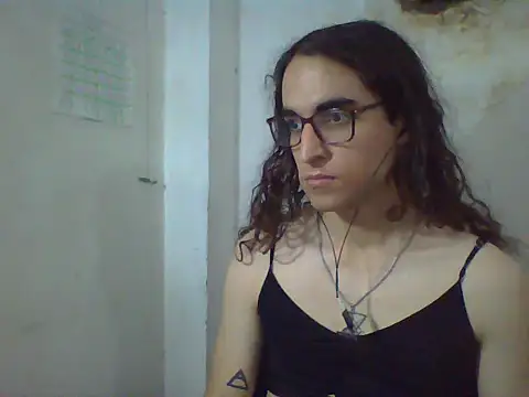 Snapshot of LaCuerva chatting on 05-11-26, 05:10 LaCuerva online show from 05-11-26, 05:10