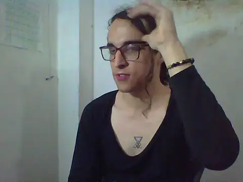 Snapshot of LaCuerva chatting on 05-16-26, 07:34 LaCuerva online show from 05-16-26, 07:34