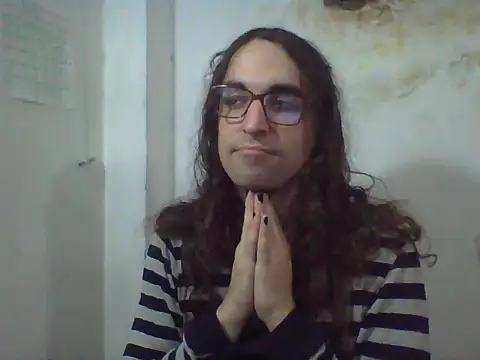 Snapshot of LaCuerva chatting on 05-27-26, 05:32 LaCuerva online show from 05-27-26, 05:32