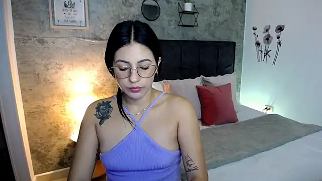 Snapshot of isa_cruzx chatting on 05-30-26, 10:07 isa cruzx online show from 05-30-26, 10:07