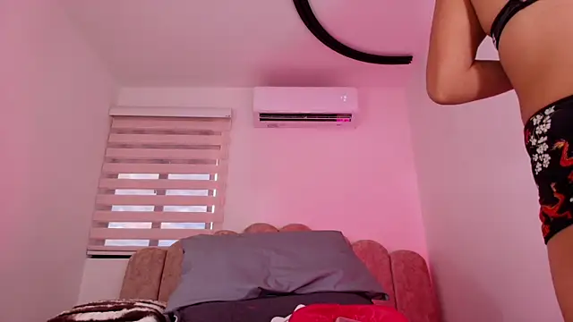 Malaia thompson  online show from 08-01-26, 12:04