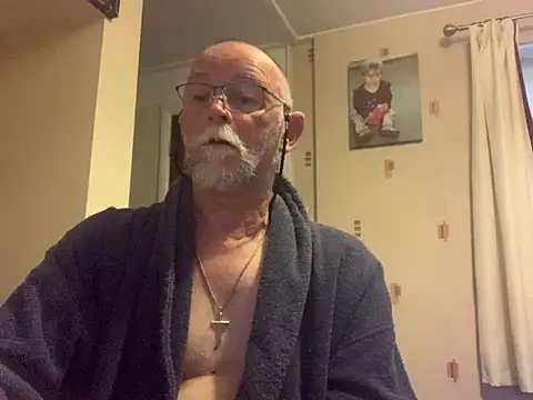 Moonraker64 online show from 06-30-26, 04:57
