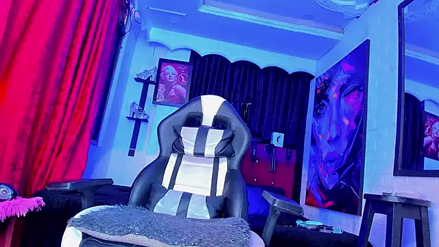 Mia Colucci25 online show from 06-18-26, 08:13