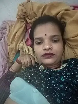 Snapshot of Student_garl_1 chatting on 06-19-26, 04:44 Student garl 1 online show from 06-19-26, 04:44