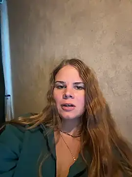 Snapshot of MaryMathews_ chatting on 06-16-26, 01:30 MaryMathews online show from 06-16-26, 01:30