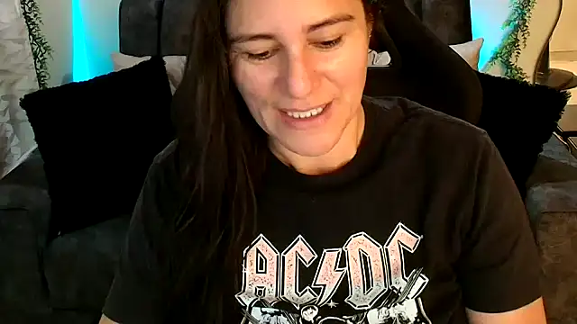 Snapshot of LUCYMILF_SEXY chatting on 05-30-26, 02:47 LUCYMILF SEXY online show from 05-30-26, 02:47