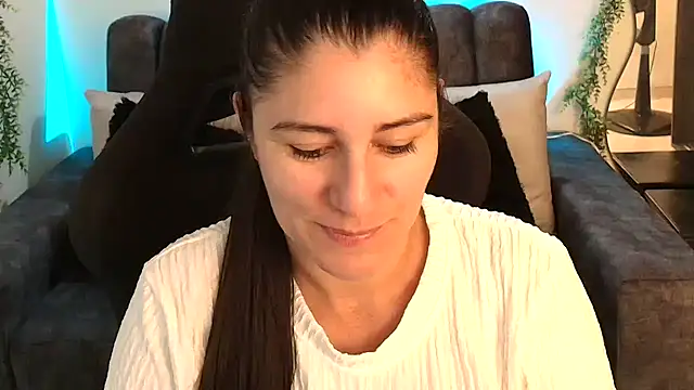 Snapshot of LUCYMILF_SEXY chatting on 05-31-26, 05:09 LUCYMILF SEXY online show from 05-31-26, 05:09