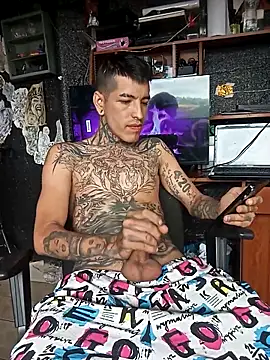 demoni0802 online show from 05-11-26, 04:04
