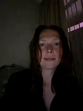 Snapshot of MillaSmileX chatting on 05-16-26, 06:28 MillaSmileX online show from 05-16-26, 06:28