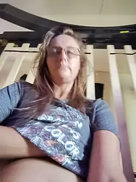 Snapshot of Queenle91 chatting on 06-21-26, 08:11 Queenle91 online show from 06-21-26, 08:11