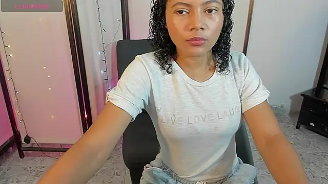 EmmaRay3 online show from 05-12-26, 02:36