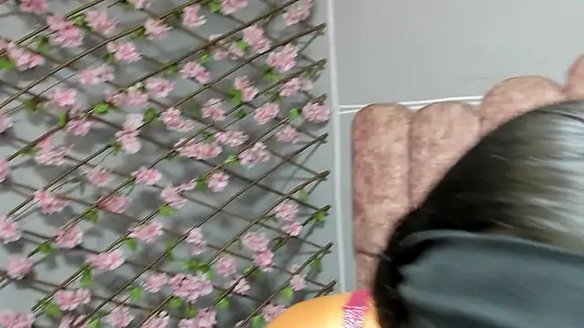 Snapshot of Sharlotshh chatting on 07-28-26, 03:02 Sharlotshh online show from 07-28-26, 03:02