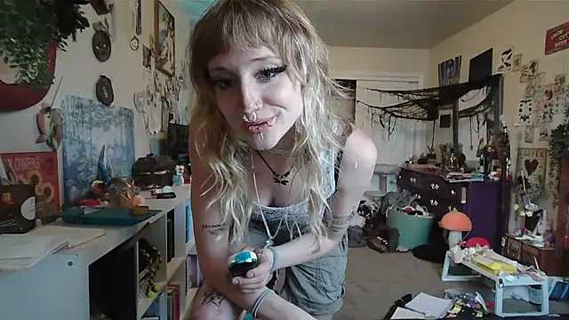 Snapshot of PixieLovely chatting on 07-03-26, 02:07 PixieLovely online show from 07-03-26, 02:07