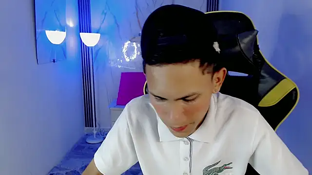 sombra 18 online show from 07-03-26, 03:35