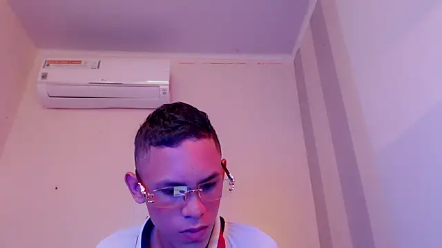 sombra 18 online show from 08-03-26, 11:19