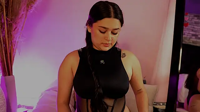 Snapshot of ariadna_milano_ chatting on 06-30-26, 01:01 ariadna milano online show from 06-30-26, 01:01