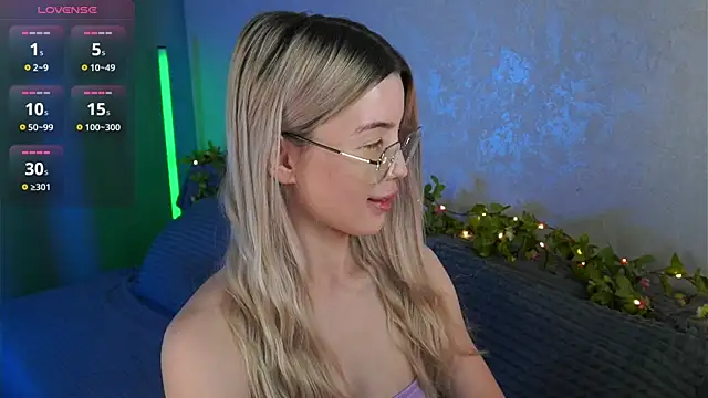 LindaThackerr online show from 06-28-26, 05:57