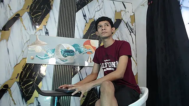 TWINKS BOYSX online show from 06-08-26, 03:34