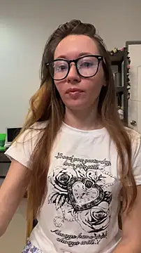 Mini girl do it better online show from 05-25-26, 11:55