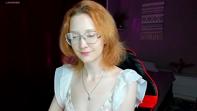 LunaTerry online show from 06-10-26, 07:40