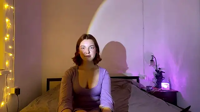 MoonlitMuse82 online show from 05-05-26, 04:04