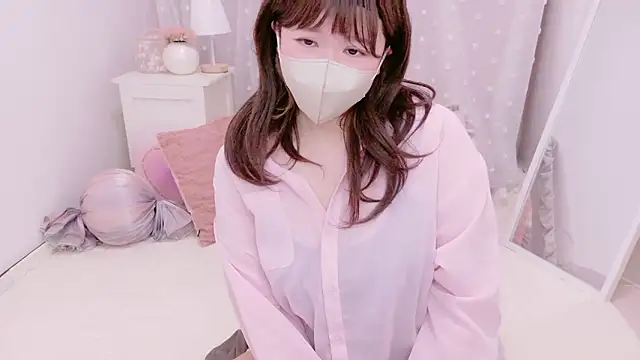  MOMOsan online show from 05-15-26, 01:07
