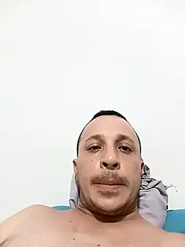 jorgeandru28 online show from 05-05-26, 06:27