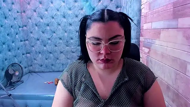 Sweet Nova  online show from 05-19-26, 11:49