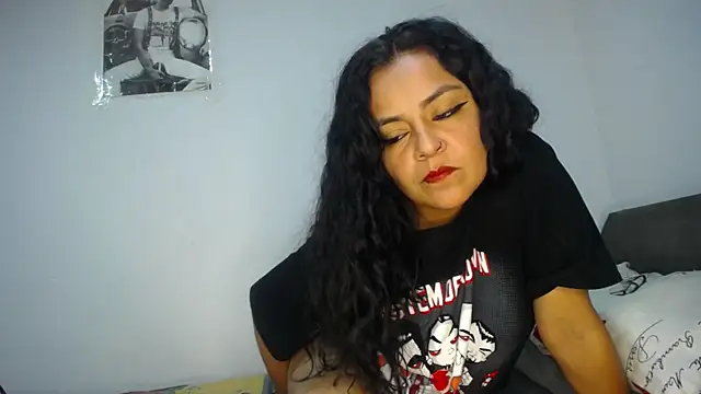 wilddesire66 online show from 05-07-26, 04:18