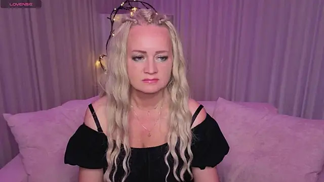 Snapshot of Ingrid_Eriksen chatting on 06-01-26, 01:29 Ingrid Eriksen online show from 06-01-26, 01:29