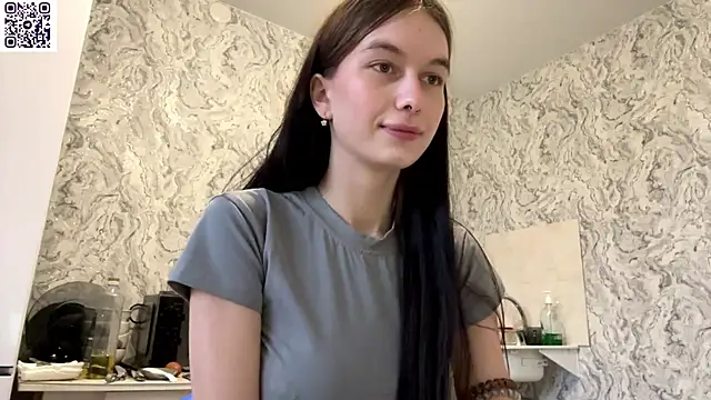 HinaDesire online show from 05-08-26, 04:01